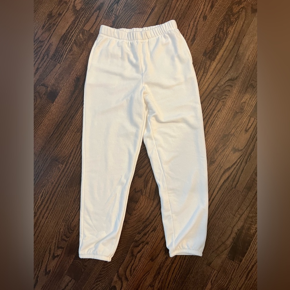 SUPER COZY WHITE JOGGER